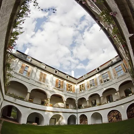 Chateau Trebesice Kutna Hora
