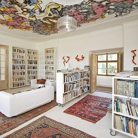 Chateau Trebesice فندق