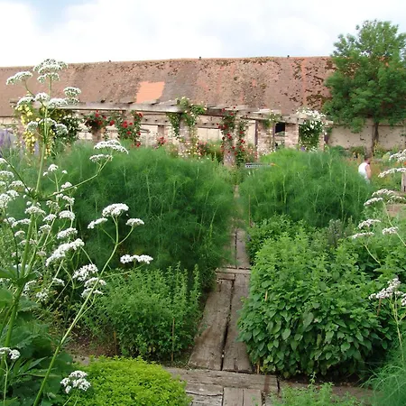 Chateau Trebesice فندق 4*