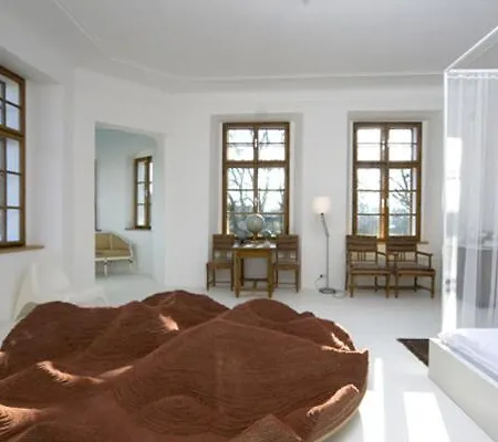 Chateau Trebesice فندق 4*