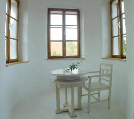 Chateau Třebešice 4*