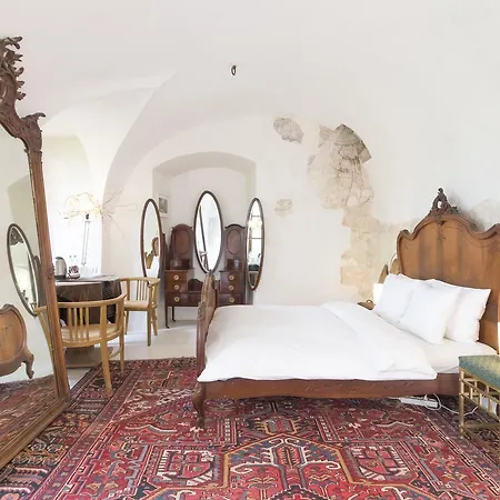 Chateau Trebesice Kutna Hora