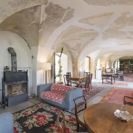 Chateau Třebešice Hotel 4*
