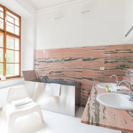 Chateau Trebesice فندق كوتنا هورا