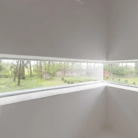 Chateau Trebesice فندق 4*