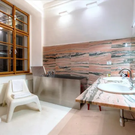 Chateau Třebešice 4*